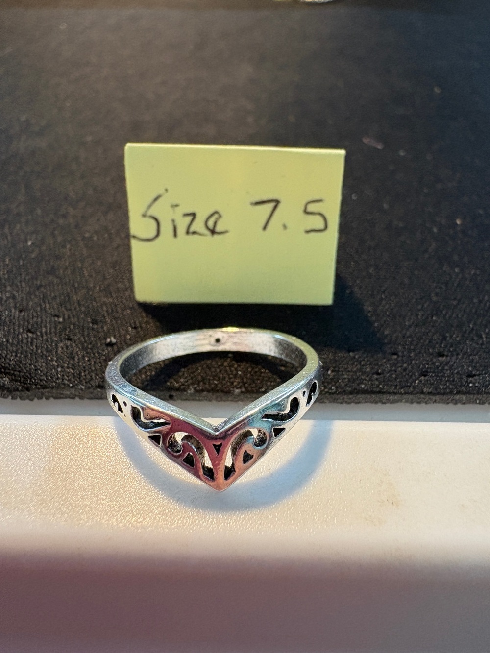 Silver V-Shaped Filigree Ring - Size 7.5